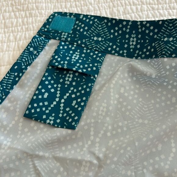 NWT RipSkirt Hawaii Green Print Wrap Skirt Size Small - Picture 6 of 7